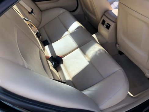 Used 2011 BMW 328i xDrive Sedan AWD/4WD image 25