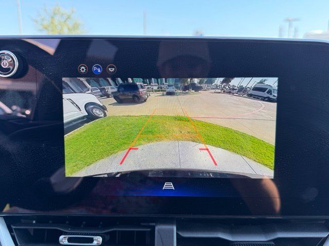 Used 2025 Chevrolet Equinox LT AWD/4WD image 18