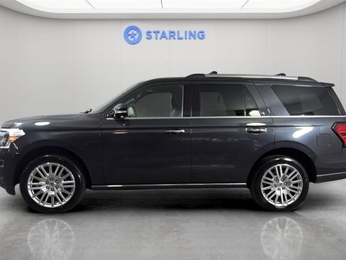 Used 2024 Ford Expedition Limited image 3