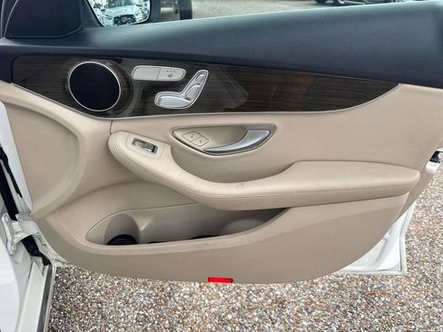 Used 2019 Mercedes-Benz C 300 Sedan image 15
