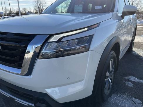 Used 2024 Nissan Pathfinder SL image 36