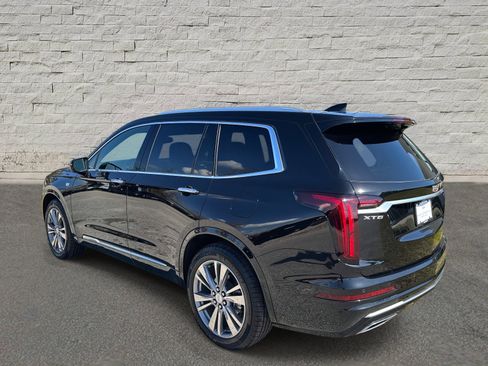 Certified 2025 Cadillac XT6 Premium Luxury image 3