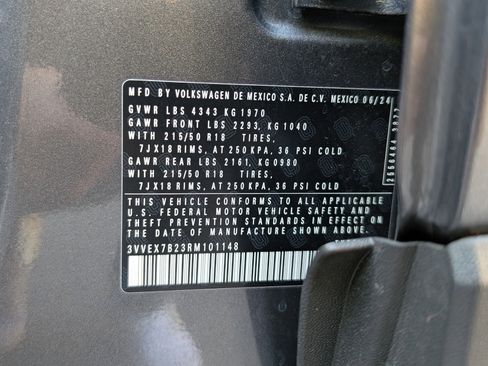 Used 2024 Volkswagen Taos SE w/ Panoramic Sunroof Package image 38