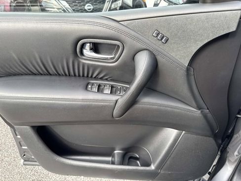 Used 2023 Nissan Armada SL w/ Midnight Edition Package image 7