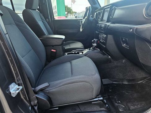 Used 2021 Jeep Gladiator Sport AWD/4WD image 32
