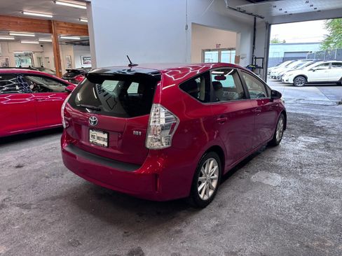Used 2012 Toyota Prius V Five FWD image 5