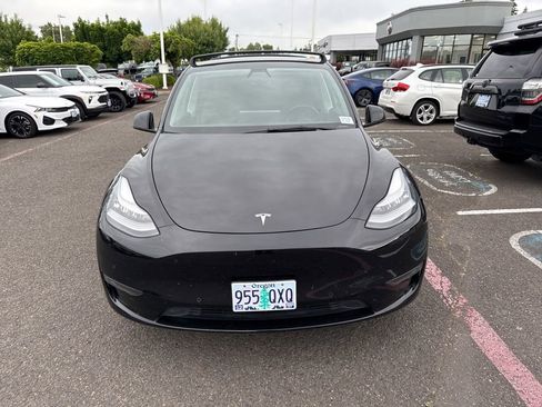 Used 2021 Tesla Model Y Long Range AWD/4WD image 2