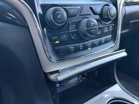 Used 2017 Jeep Grand Cherokee Laredo 75th Anniversary RWD image 23