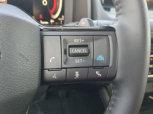 Certified 2025 Nissan Rogue Platinum w/ Tech Package AWD/4WD image 27