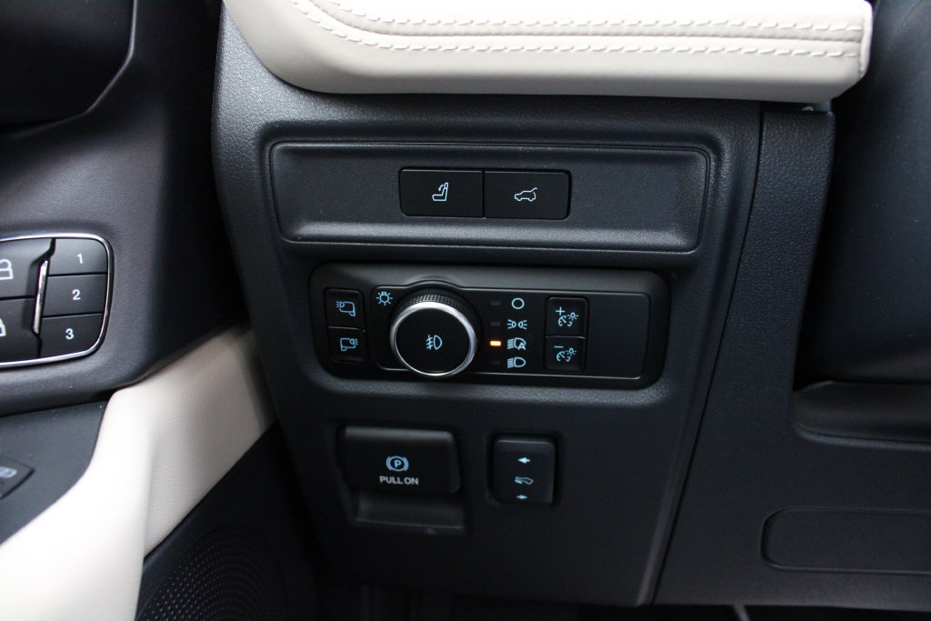 Used 2024 Ford Expedition Max Platinum AWD/4WD image 10