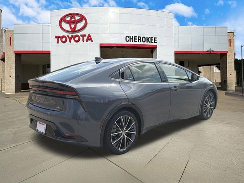 Used 2026 Toyota Prius XLE image 5