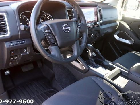 Used 2024 Nissan Frontier SV w/ SV Convenience Package image 11