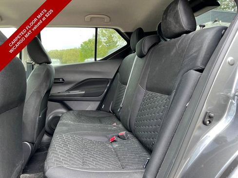 Used 2021 Nissan Kicks S FWD image 3