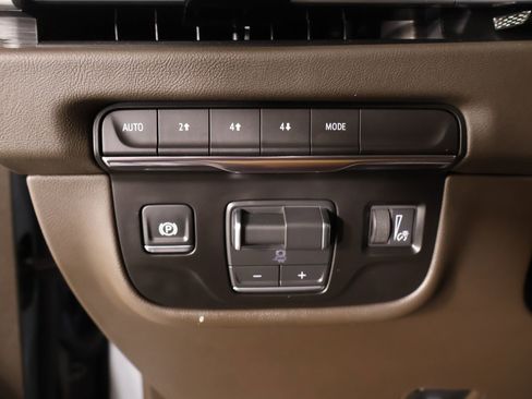 Used 2026 Cadillac Escalade Luxury w/ LPO, Floor Liner Package image 10