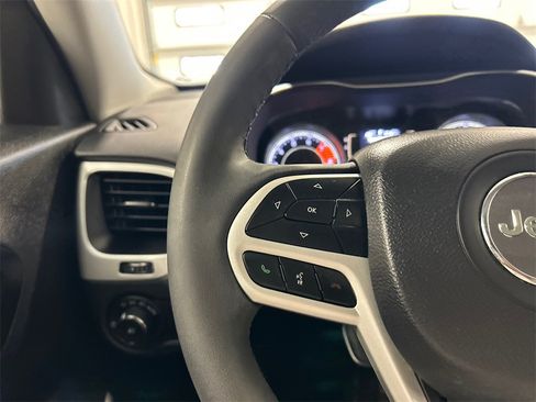 Used 2022 Jeep Cherokee Latitude w/ Sun & Sound Group image 19