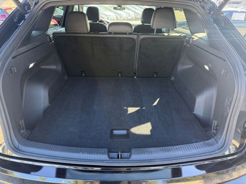 Used 2025 Volkswagen Atlas Cross Sport SE image 27