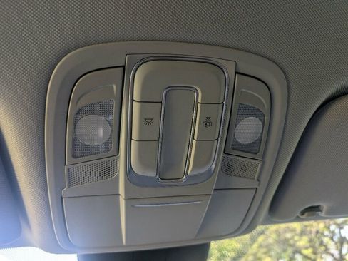 Used 2020 Hyundai Santa Fe SEL w/ Convenience Package image 36