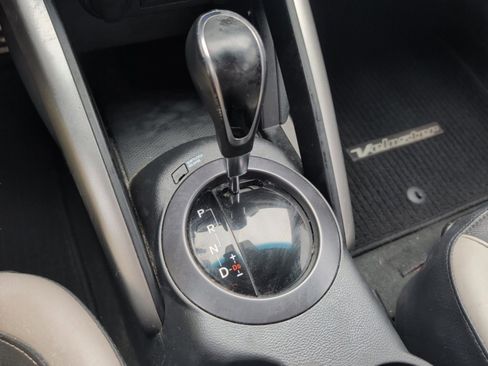 Used 2013 Hyundai Veloster Turbo image 32