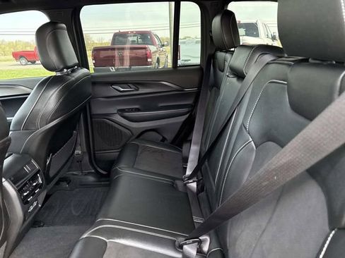 Used 2024 Jeep Grand Cherokee Altitude image 26