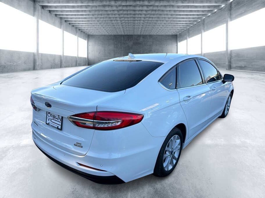 Used 2020 Ford Fusion SE FWD image 3