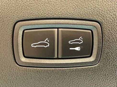 New 2024 Porsche Cayenne Turbo image 23