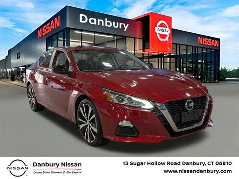 Certified 2022 Nissan Altima 2.5 SR FWD image 1