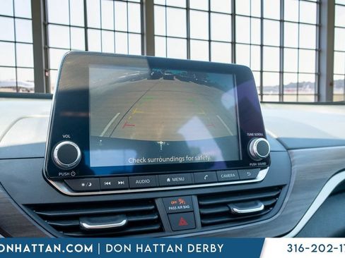 Used 2025 Nissan Altima 2.5 SV FWD image 10
