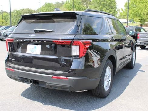 New 2026 Ford Explorer Active RWD image 20