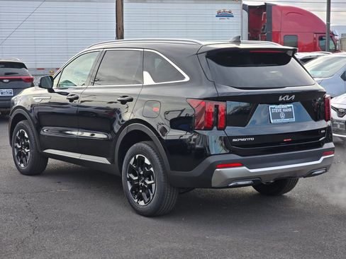 New 2026 Kia Sorento S w/ S Panoramic Sunroof Package image 3