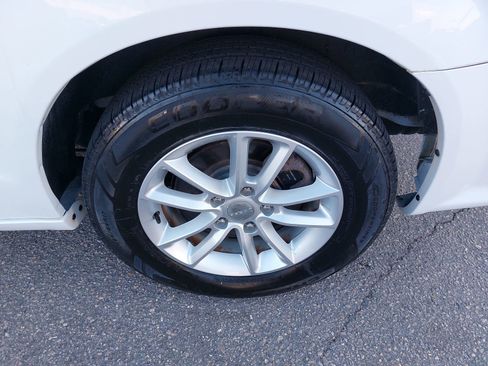 Used 2014 Dodge Grand Caravan SXT w/ Rear Park Assist Package image 35