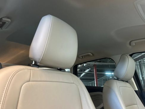 Used 2019 Ford Escape Titanium FWD image 16