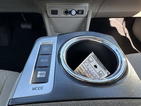 Used 2013 Toyota Prius V Three image 31