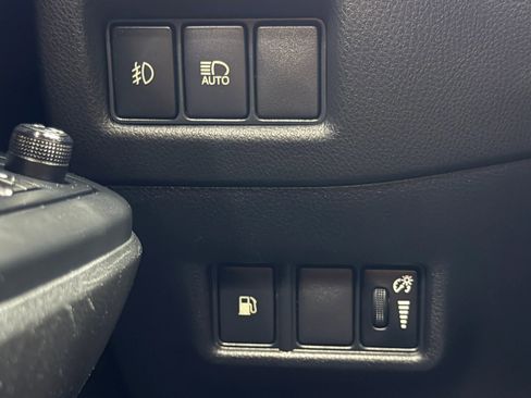 Used 2018 Toyota C-HR XLE image 21