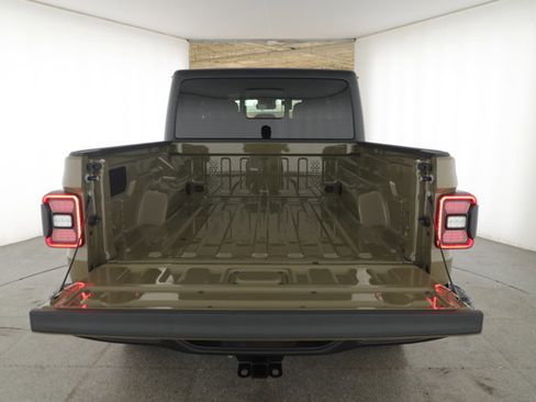 New 2025 Jeep Gladiator Rubicon w/ Convenience Group image 22