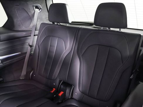 Used 2022 BMW X7 xDrive40i w/ M Sport Package image 37