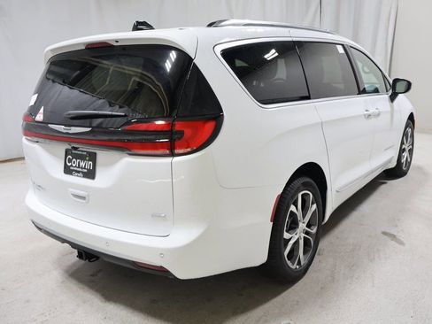 New 2026 Chrysler Pacifica Pinnacle w/ Trailer Tow Group image 6