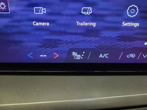 New 2026 Chevrolet Traverse LT w/ Sun and Wheel Package image 10