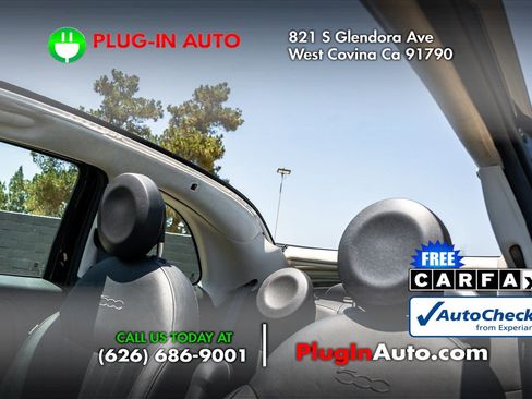 Used 2012 FIAT 500 Lounge w/ Luxury Leather Pkg FWD image 1