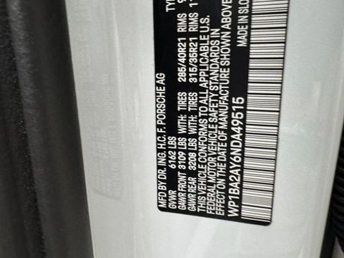 Used 2022 Porsche Cayenne Platinum Edition image 30