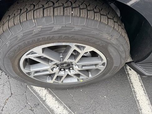 New 2025 Ford Expedition Active image 10