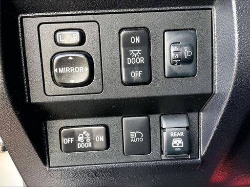 Used 2021 Toyota Tundra SR5 w/ Trail Edition image 36