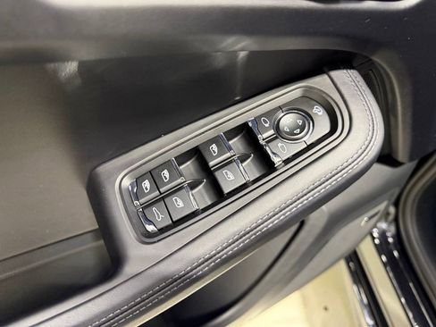 Used 2025 Porsche Macan GTS AWD/4WD image 30