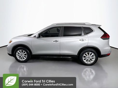 Used 2018 Nissan Rogue SV image 6