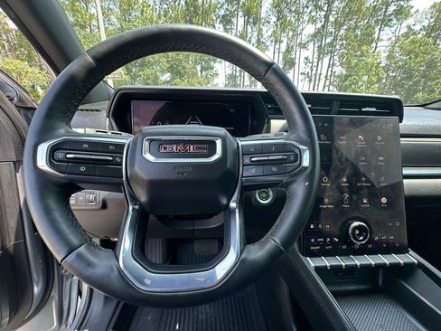 Used 2025 GMC Terrain Elevation w/ Elevation Premium Package AWD/4WD image 11