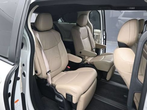 Used 2021 Toyota Sienna Limited w/ Protection Package (TMS) FWD image 36