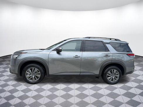 Used 2025 Nissan Pathfinder SV AWD/4WD image 2