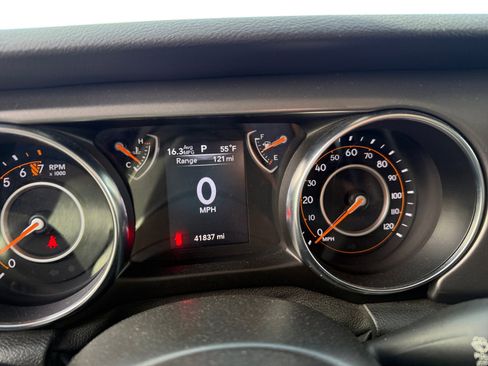 Used 2021 Jeep Wrangler Sport image 11