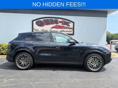 Used 2022 Porsche Cayenne Platinum Edition AWD/4WD image 2