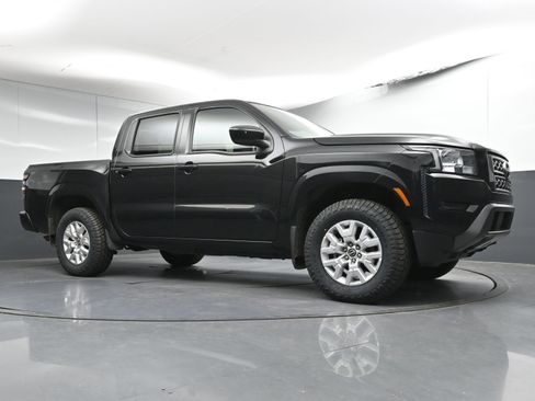 Certified 2022 Nissan Frontier SV w/ Technology Package image 24