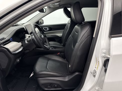 Used 2022 Jeep Compass Limited image 11